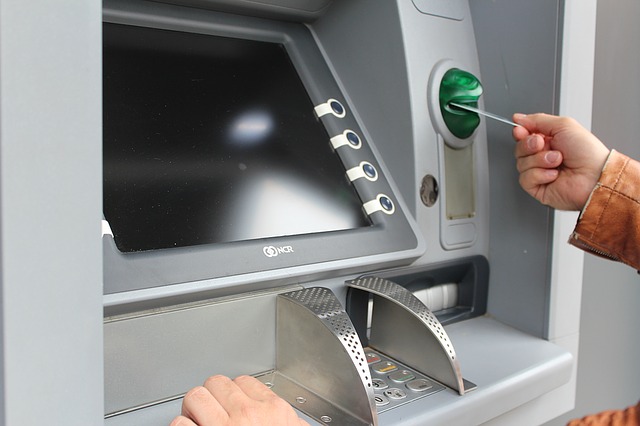 Wypłata z bankomatu