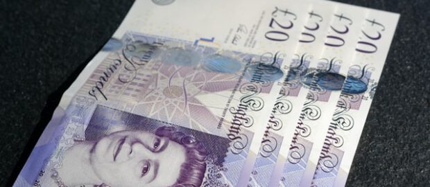 banknoty funtów brytyjskich