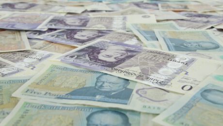 Funt brytyjski – historia waluty, aktualne treny i prognozy ceny funta