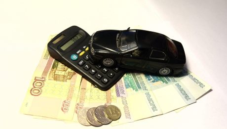 Jak policzyć ratę i koszt kredytu samochodowego? Wzór i przykład