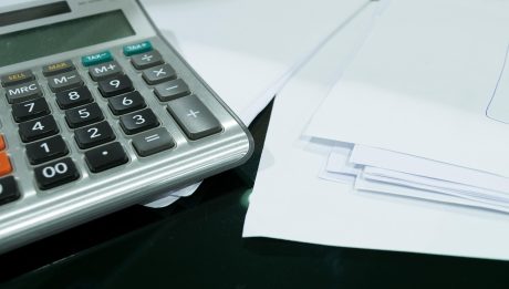 Umowa faktoringowa: co sprawdzić przed podpisaniem?